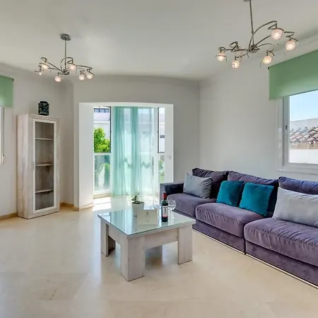 Chic Uurban Oasis In Estepona