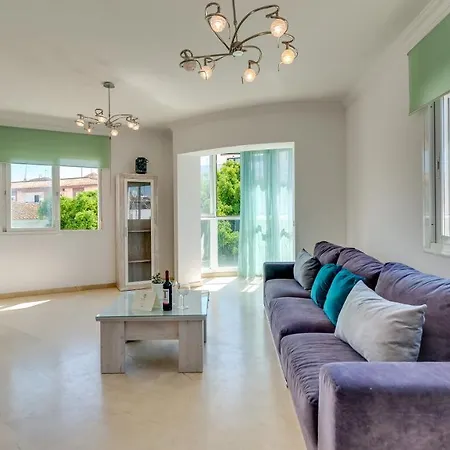 Chic Uurban Oasis In Apartment Estepona
