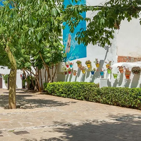 Chic Uurban Oasis In Apartment Estepona