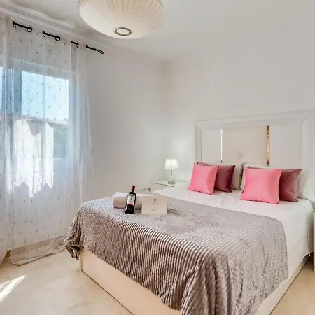 Chic Uurban Oasis In Apartment *