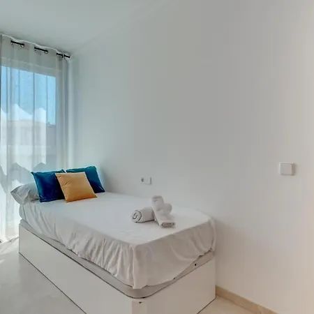 Apartment Chic Uurban Oasis In *