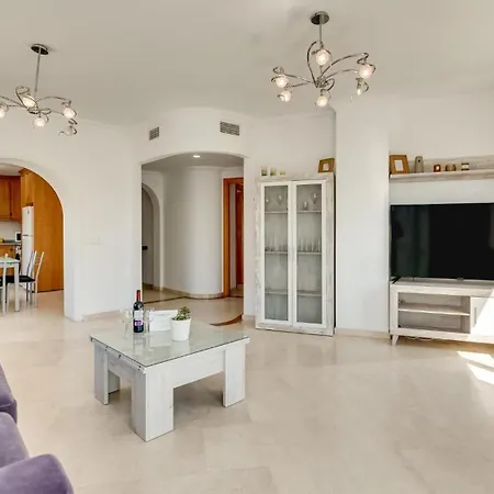 Apartment Chic Uurban Oasis In *